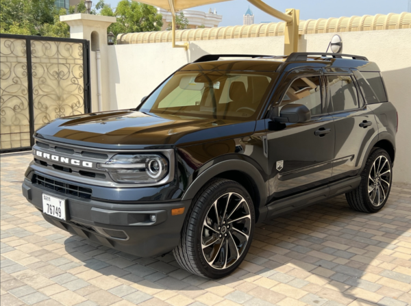 Rent Ford Bronco in Dubai for your Dubai adventure.
