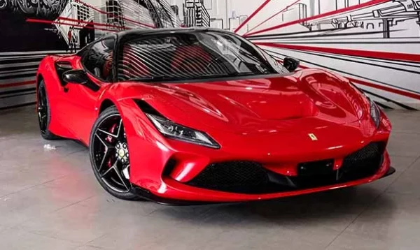 Rent Ferrari F8 Spyder in Dubai