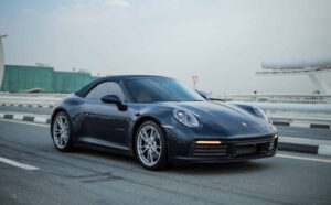 Rent Porsche 911 Cabrio in Dubai