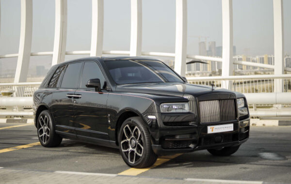 Hire Rolls Royce Cullinan in Dubai