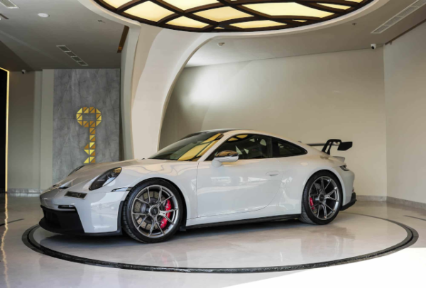 Porsche 911 gt3 Rs for Rent and experience the ultimate driving thrill in Dubai.
