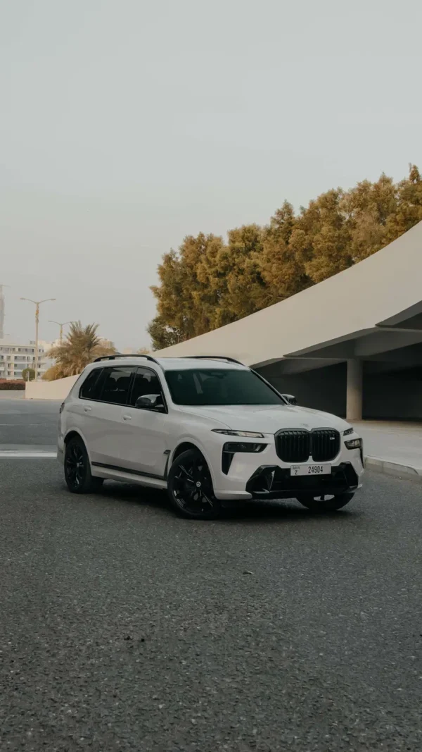 Feel the grandeur of driving a BMW X7.Rent BMW X7 with our premium rental options in Dubai.